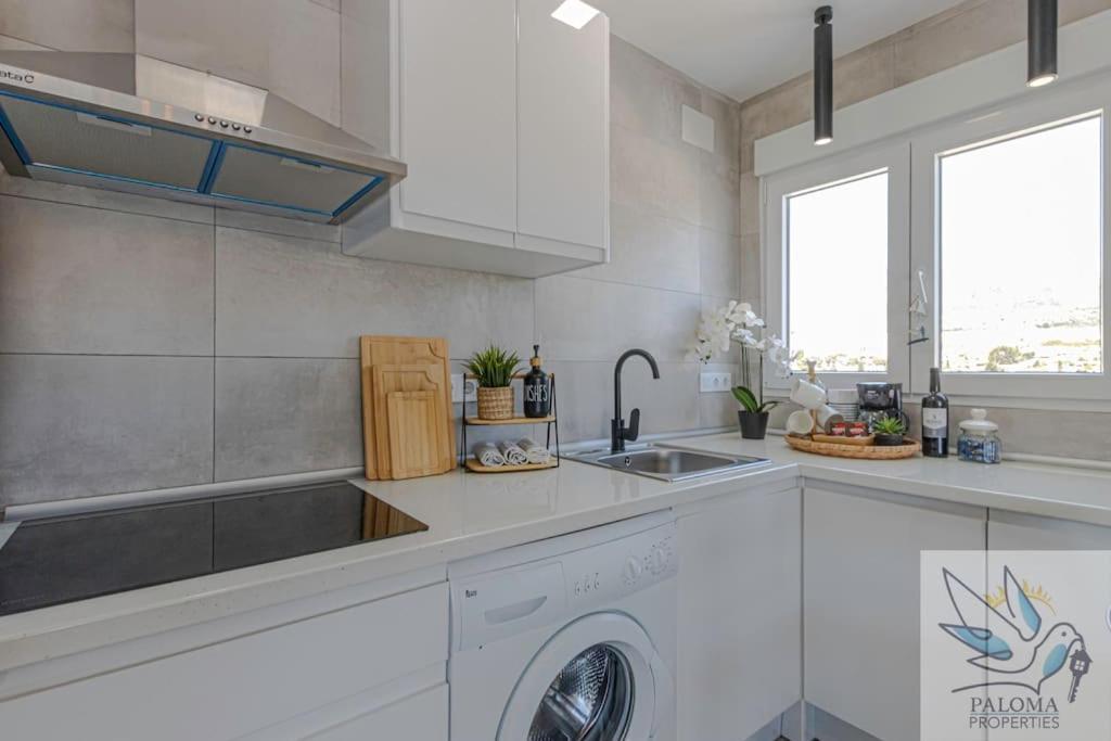 Wonderful Studio Apartment On The Beachfront Benalmádena Extérieur photo