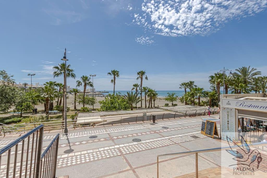 Wonderful Studio Apartment On The Beachfront Benalmádena Extérieur photo