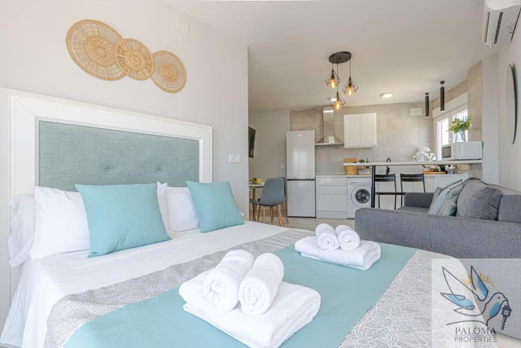 Wonderful Studio Apartment On The Beachfront Benalmádena Extérieur photo