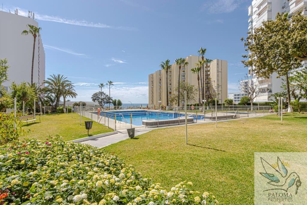 Wonderful Studio Apartment On The Beachfront Benalmádena Extérieur photo